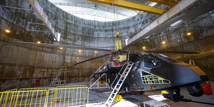 Yerli ağır sınıf taarruz helikopteri ATAK-2 ilk kez motor çalıştırdı