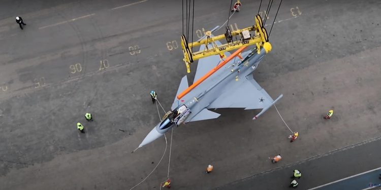 Brezilya 2 adet Gripen E savaş uçağı aldı