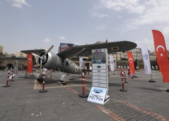 İlk P-24A uçağı Kayseri Cumhuriyet meydanı’nda sergileniyor
