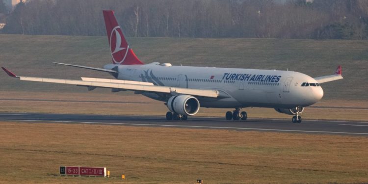 THY uçağı Gatwick’e inemeyince Birmingham’a yönlendirildi
