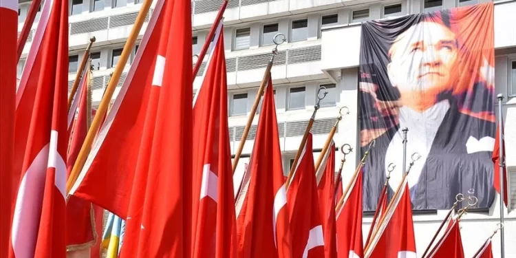 19 Mayıs Atatürk’ü Anma, Gençlik ve Spor Bayramı tüm yurtta kutlanıyor