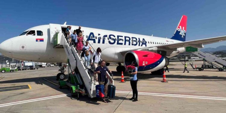 Gazipaşa-Alanya Havalimanı’na sezonun ilk uçuşu