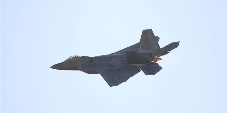 ABD Orta Doğu’ya F-22’leri konuşlandırdı