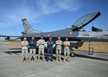 NATO’nun en büyük hava tatbikatında Türk pilotlar takdir topladı