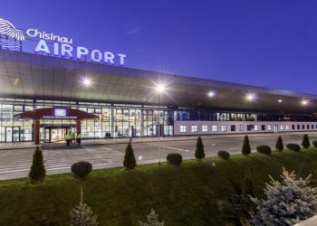 Havalimanında silahlı saldırı: 2 ölü