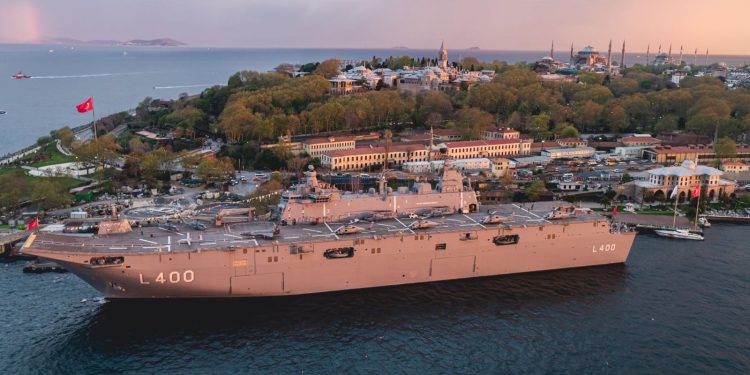 TCG Anadolu’yu 400 bine yakın kişi ziyaret etti