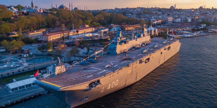TCG Anadolu’yu 400 bine yakın kişi ziyaret etti