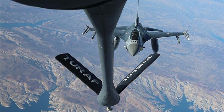 Pilotlar havadan yakıt ikmalini anlattı