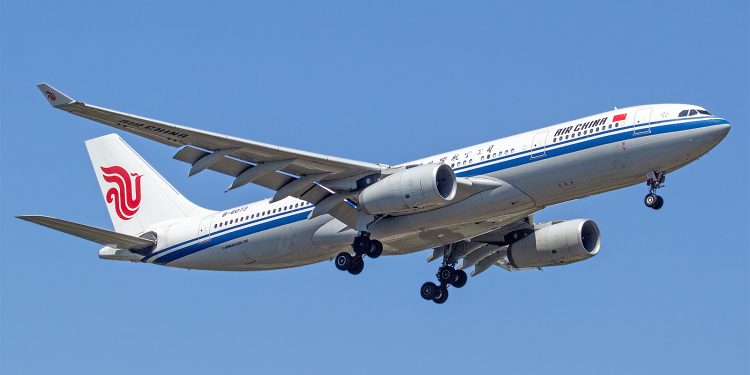 Air China uçağı türbülansa girdi: 2 kişi yaralandı