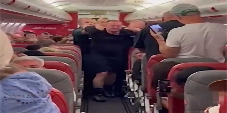 Bodrum’dan kalkan uçakta alkollü yolcu krizi