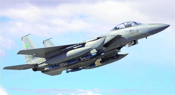 Suudi Arabistan’da F-15 düştü, iki pilot hayatını kaybetti