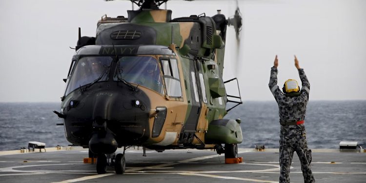 Helikopter düştü, tatbikat durduruldu