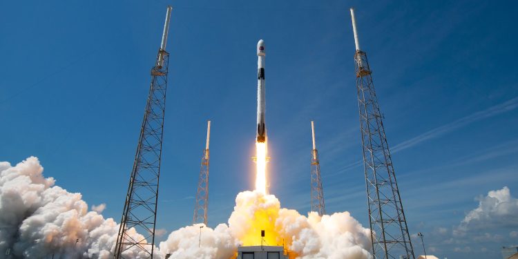 Euclid teleskobu, evrenin gizemini çözmek üzere fırlatıldı