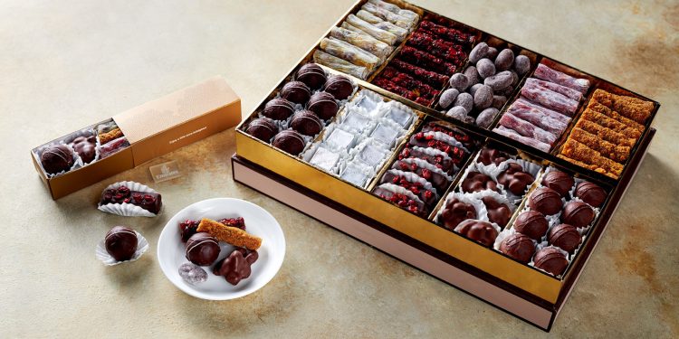 Emirates, her yıl yolculara 40 milyon çikolata dağıtıyor