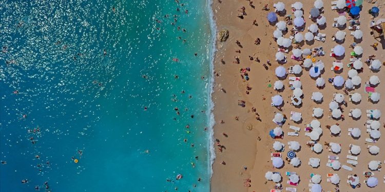 Türkiye’nin turizm geliri yüzde 23,1 arttı