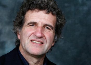 Fransız gazeteci, pilotluğunu yaptığı uçağın düşmesi sonucu öldü