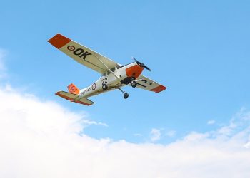 Askeri eğitim uçağı Yalova’da acil iniş yaptı