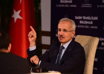 Bakan Uraloğlu: Hatay Havalimanı bulunduğu yere inşa edilecek