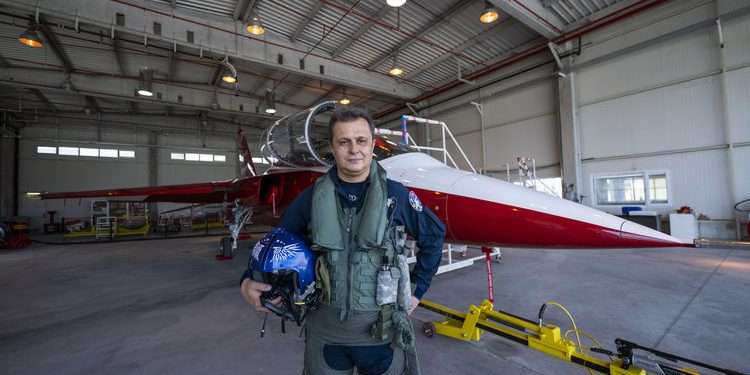 HÜRJET’in pilotu Türk Yıldızları eşliğindeki tarihi uçuşu anlattı!