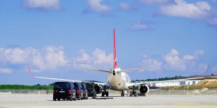 İstanbul Havalimanı’nda uçaktan rehine kurtarma tatbikatı