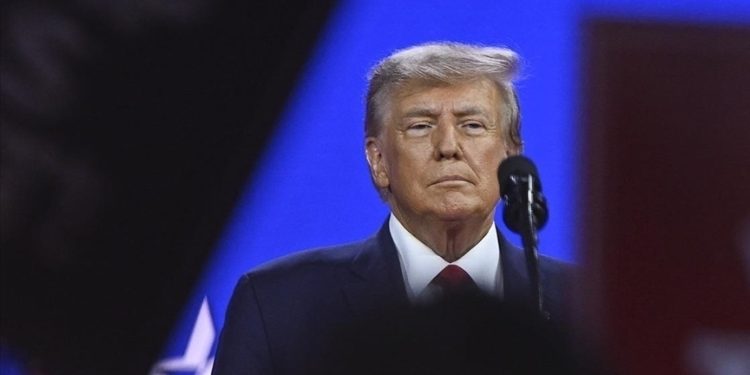 Trump, tekrar seçilmesi halinde seyahat yasaklarını genişletecek