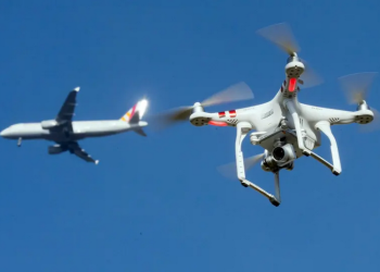 Frankfurt Havalimanı’ndaki uçuşlara “drone” engeli