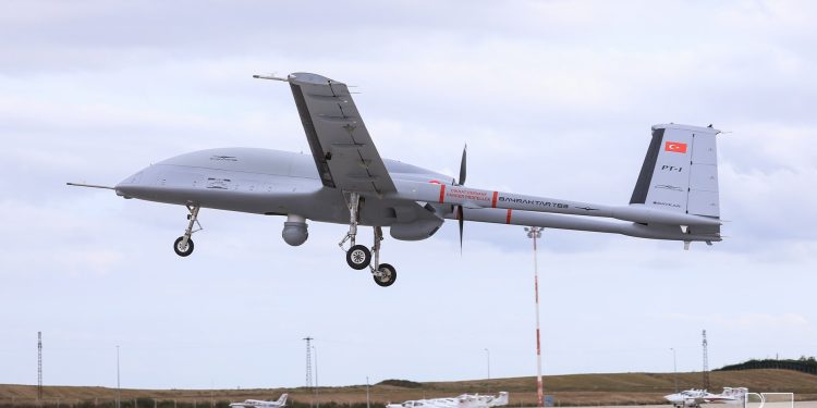 Bayraktar TB3 SİHA, kısa pistli gemilerden kalkışa hazır!