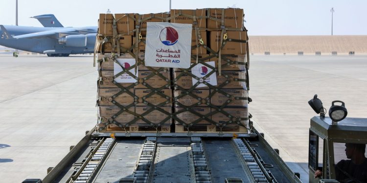 Katar, Gazze’ye 37 ton insani yardım gönderdi