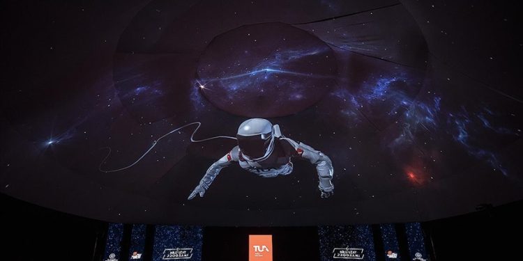 Türkiye uzayda hedef büyüttü