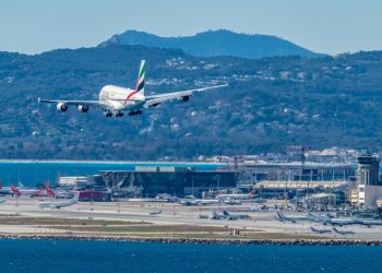 Fransa’da bomba alarmı! 4 havalimanı boşaltıldı