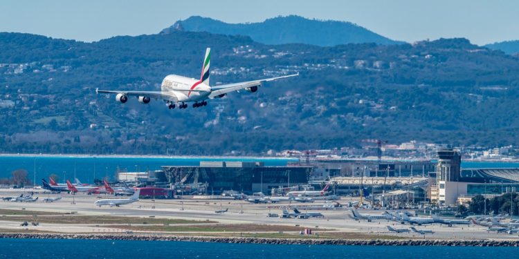 Fransa’da bomba alarmı! 4 havalimanı boşaltıldı