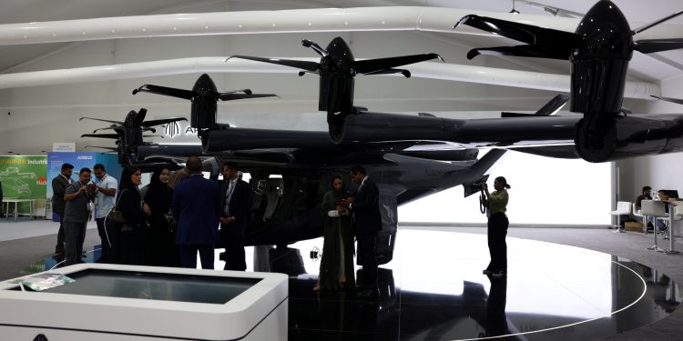 Emirates Başkanı Tim Clark hava taksileri inceledi!