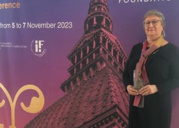 Nur Gökman’a, “Yılın İş Kadını ve Kadın Girişimcisi” ödülü