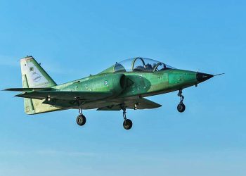 İran’ın eğitim uçağı Yasin ilk uçuşunu gerçekleştirdi