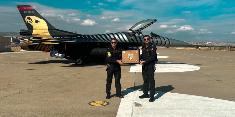 SOLOTÜRK’te bayrak değişimi