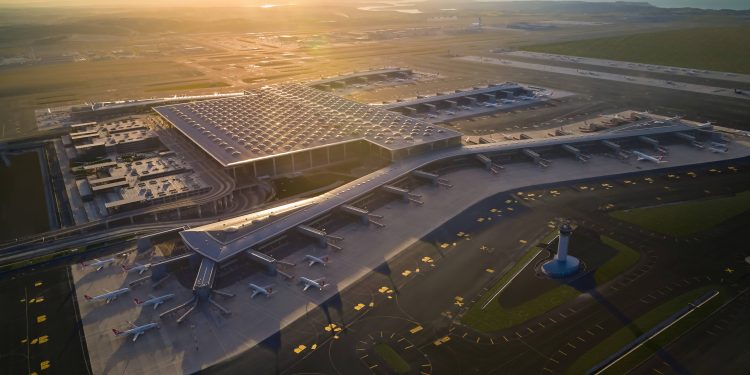 İstanbul Havalimanı 100’ler kulübüne girdi