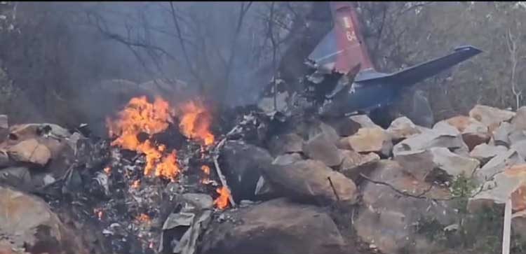 Hindistan’da askeri eğitim uçağı kazası: 2 ölü