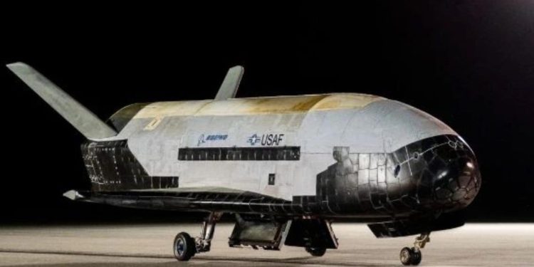 X-37B’nin gizemli görevi salı gününe ertelendi