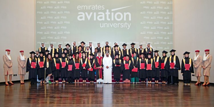 Emirates Havacılık Üniversitesi 302 mezun verdi