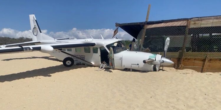 Meksika’da uçak plaja acil iniş yaptı: 1 kişi öldü