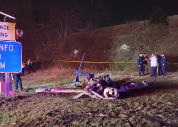 ABD’de küçük uçak otoyol yakınına düştü: 5 ölü