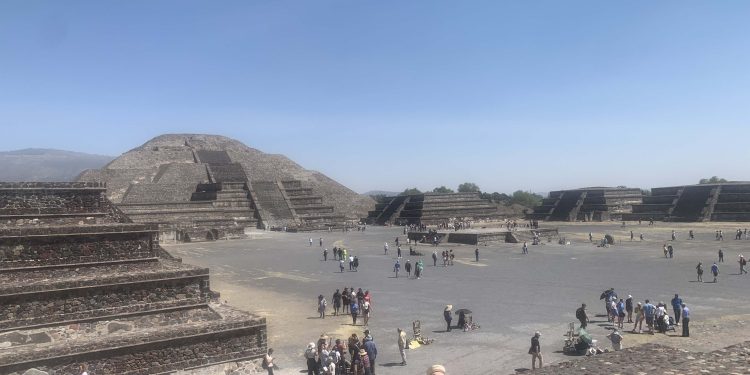 Tanrıların yaratıldığı şehir ve yılankıran Meryem’in hikayesi