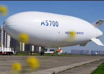 Çin’in AS700 zeplini ilk feribot uçuşunu tamamladı