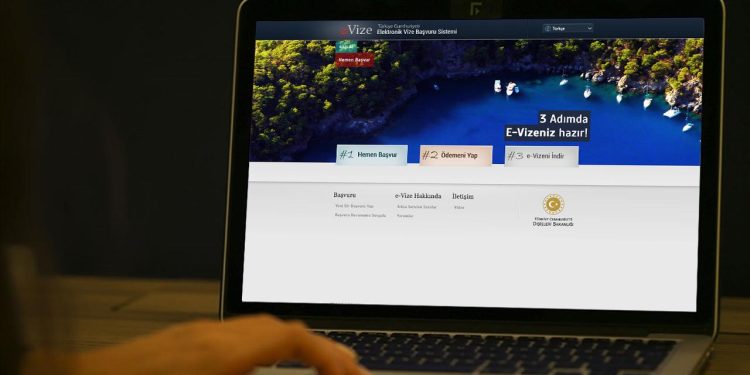Türkiye üzerinden transit uçuşlarda e-vize zorunluluğu