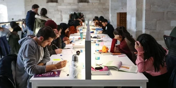 Üniversiteler gelişimin merkezidir!