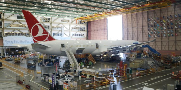 Boeing 787’nin üretim artışında yavaşlama olabilir!