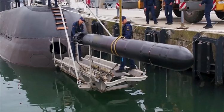 Yerli torpido AKYA denizaltılara teslim edilmeye başlandı