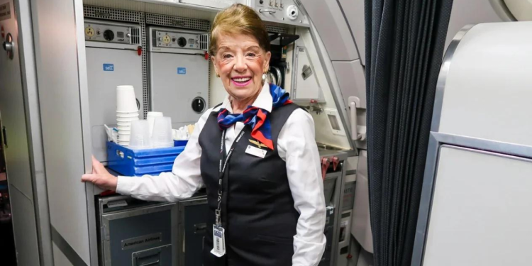 Dünyanın en yaşlı hostesi hayatını kaybetti