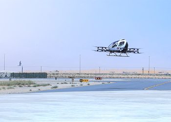 Çinli hava taksi EHang, BAE’de ilk yolculu uçuşunu yaptı