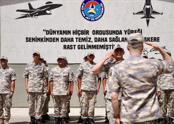 Jet üssünde bayram coşkusu